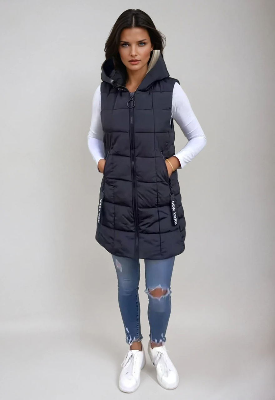 "Damen långärmad pufferjacka med huva, quiltad design, vattentät för vintern, sidovy visar elegant isolering."