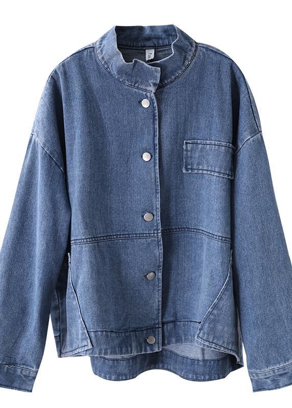"Damens denimjacka med ståkrage, casual stil, framhäver silhuett med trendig urban design och modernt, mjukt material."
