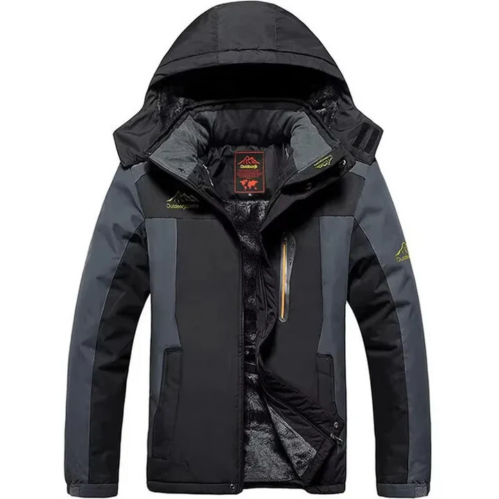 "Damens vinterjacka i högkvalitativ polyester, elegant med avtagbar huva, tidlös design och praktiska sidofickor."