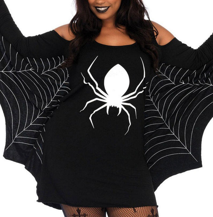 "Damernas Halloween mini klänning med spindelnätsmönster och gotiska detaljer, perfekt för festliga evenemang."