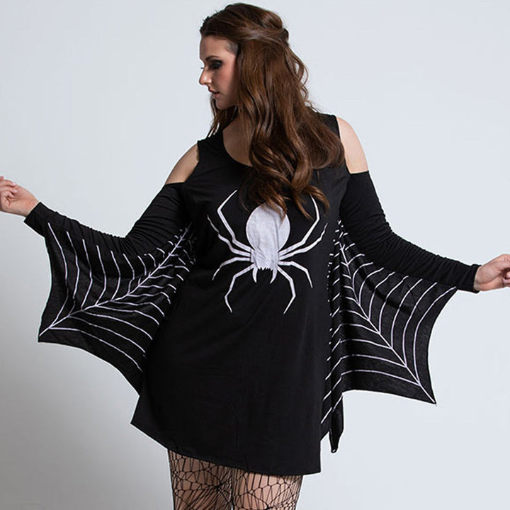 "Damernas Halloween mini klänning med spindelnätsmönster och gotiska detaljer, perfekt för festliga evenemang."
