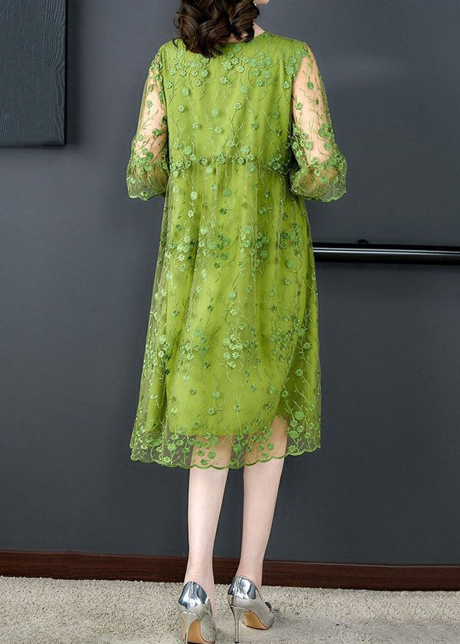 "Damer's grön broderad tyllklänning, O-hals, loose fit, med elegant broderi och luftigt material för sommarstil."