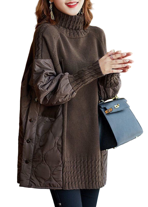 "Damers patchwork turtleneck tröja med kreativ design och bekväm passform, perfekt för kallare dagar."