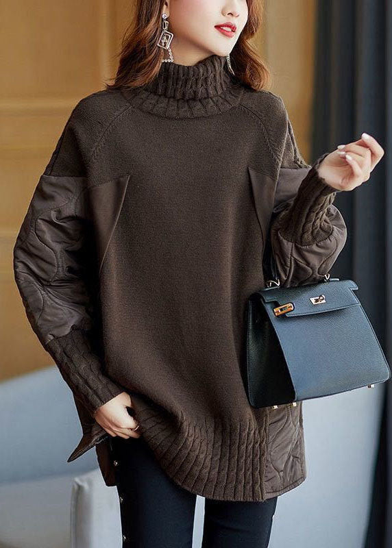"Damers patchwork turtleneck tröja med kreativ design och bekväm passform, perfekt för kallare dagar."