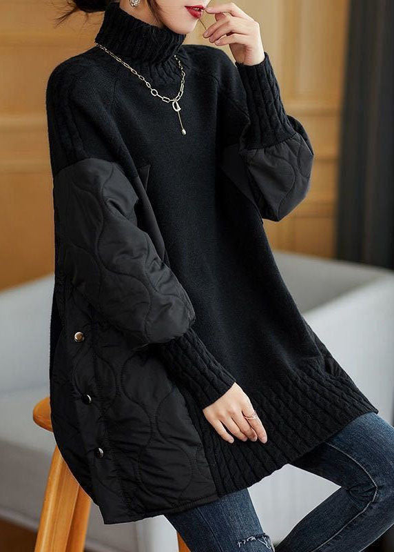 "Damers patchwork turtleneck tröja med kreativ design och bekväm passform, perfekt för kallare dagar."