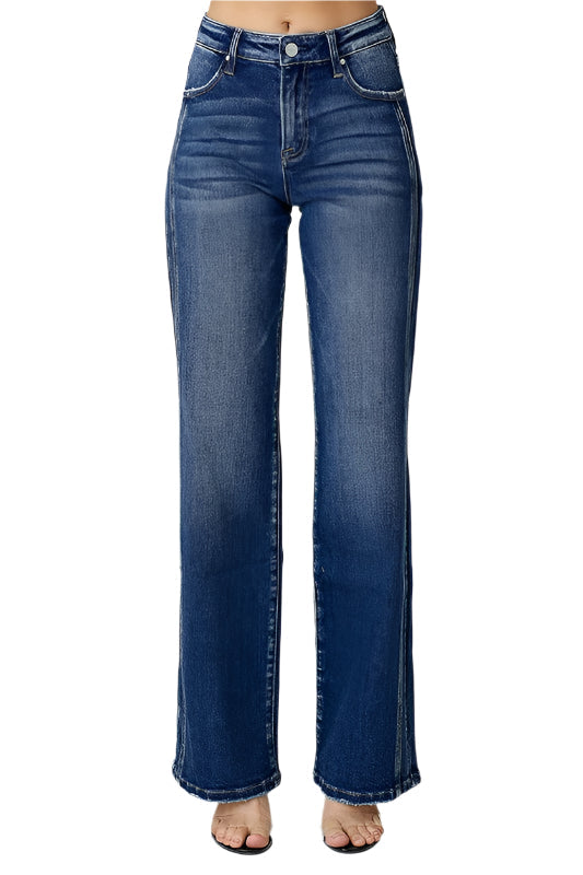 "Damers raka jeans i mörk denim med klassisk silhuett, tidlös stil, slitstark och bekväm för vardagsbruk."