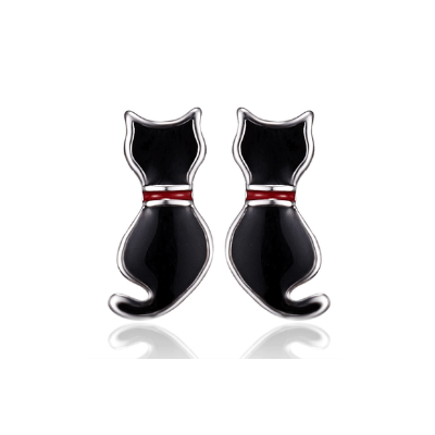 "Dametiska örhängen i silver med kattmotiv, hypoallergeniska, elegant design, sofistikerade smycken för känsliga öron."