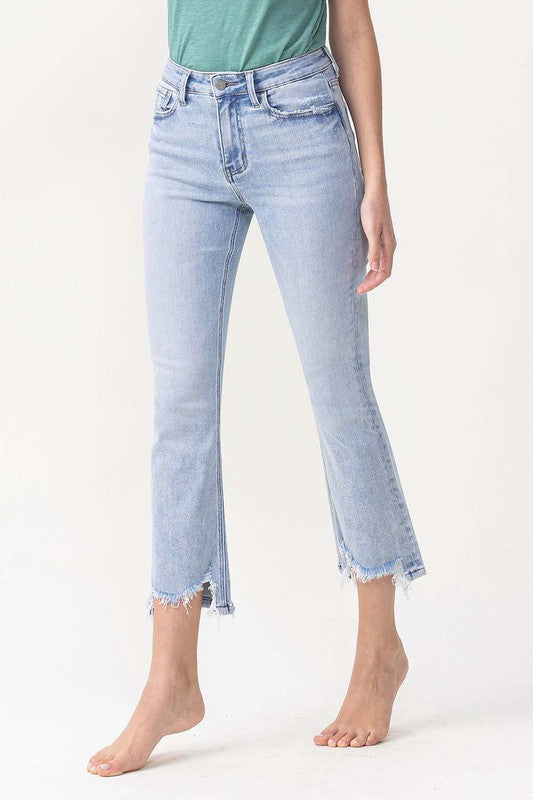 "Damlängder flare jeans hög midja ljus denim, trendig silhuett, bekväm passform, perfekt för vardag och fest."