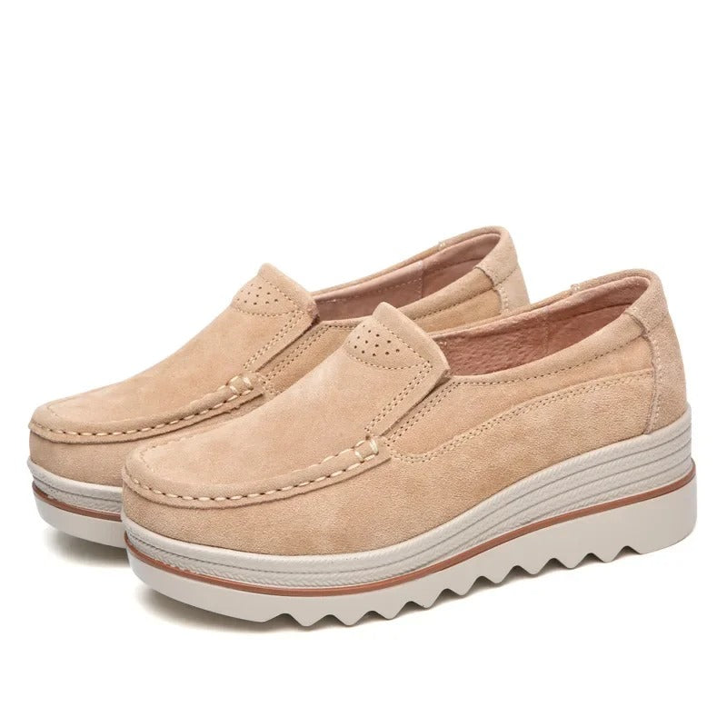 "Damskor plattformssneakers i svart PU-läder, elegant design, perfekt för både vardag och formella tillfällen."