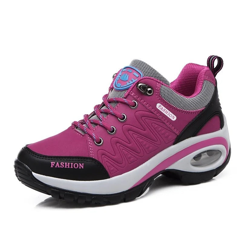 Damskor vattentåliga låga vandringssneakers grå, sportig design, greppvänlig sula, stad och natur, bekväma och stilren.