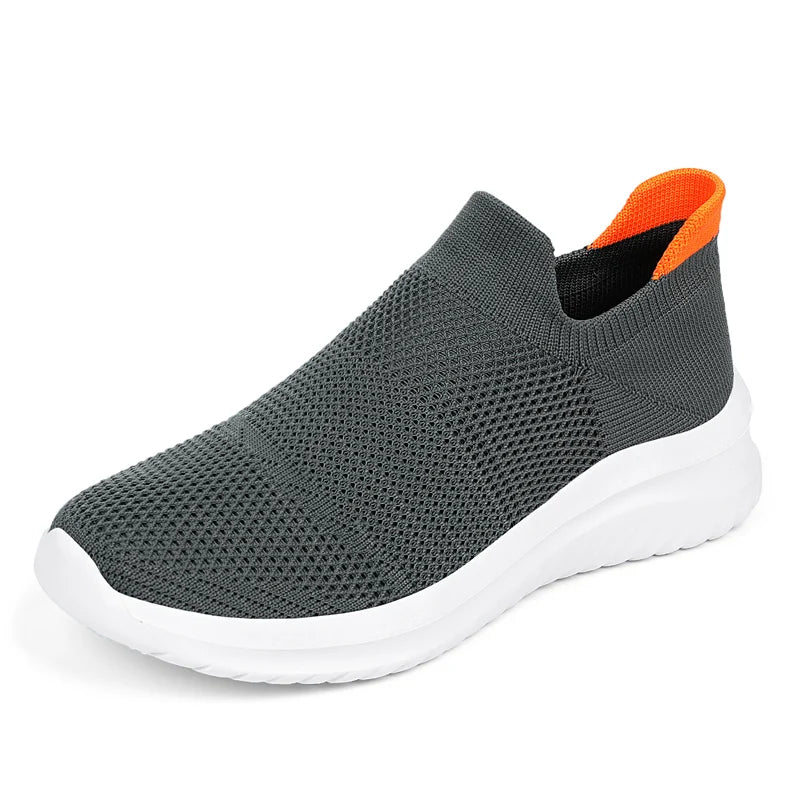 "Damsneakers i slitstark canvas med tidlös design, tillgängliga i grå, rosa och svart, idealiska för alla outfits."