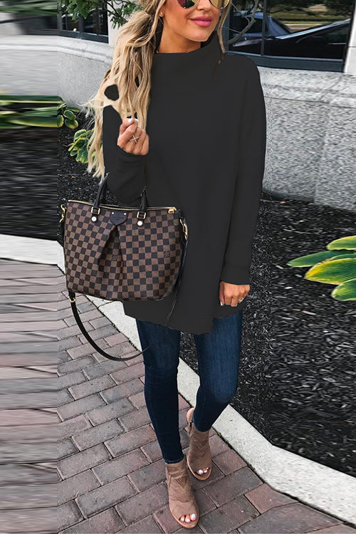 "Damtröja med mockneck, ribbade detaljer, överdimensionerad och avslappnad stil för elegans och komfort."