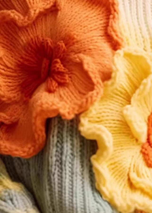 "Damtröja med vackert blommönster, lång ärm och lös passform för komfort och stil, perfekt för alla tillfällen."