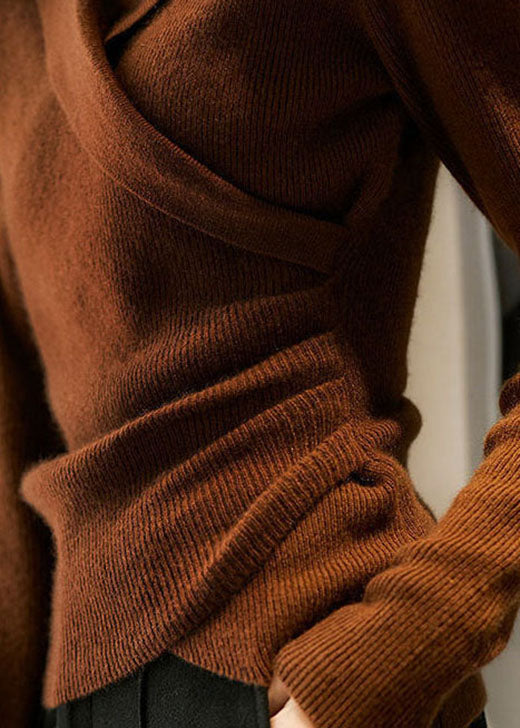 "Damtroja med asymmetrisk design, Peter Pan-krage och mjukt material för elegant och modern höststil."