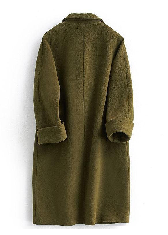 Dubbelsidig kvinnojacka i ullblandning, plus size, med dubbelknäppning och långärmad för en elegant och tidlös look.