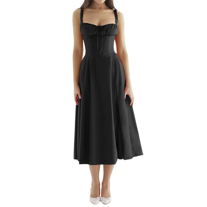 "Elegant A-line festklänning för kvinnor med blommig design, i röd nyans, klassisk och modern stil för festliga tillfällen."