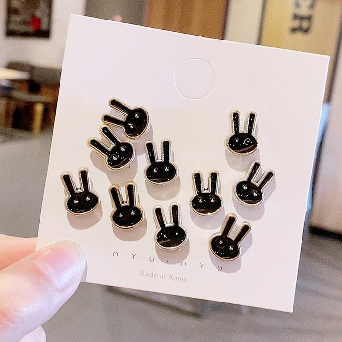 "Elegant dam brosch med zithinklegering och pärla, 1.5 cm, sofistikerad accessoar för att förhöja din stil."