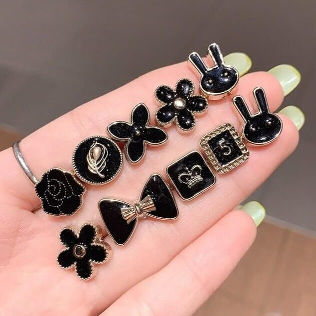 "Elegant dam brosch med zithinklegering och pärla, 1.5 cm, sofistikerad accessoar för att förhöja din stil."