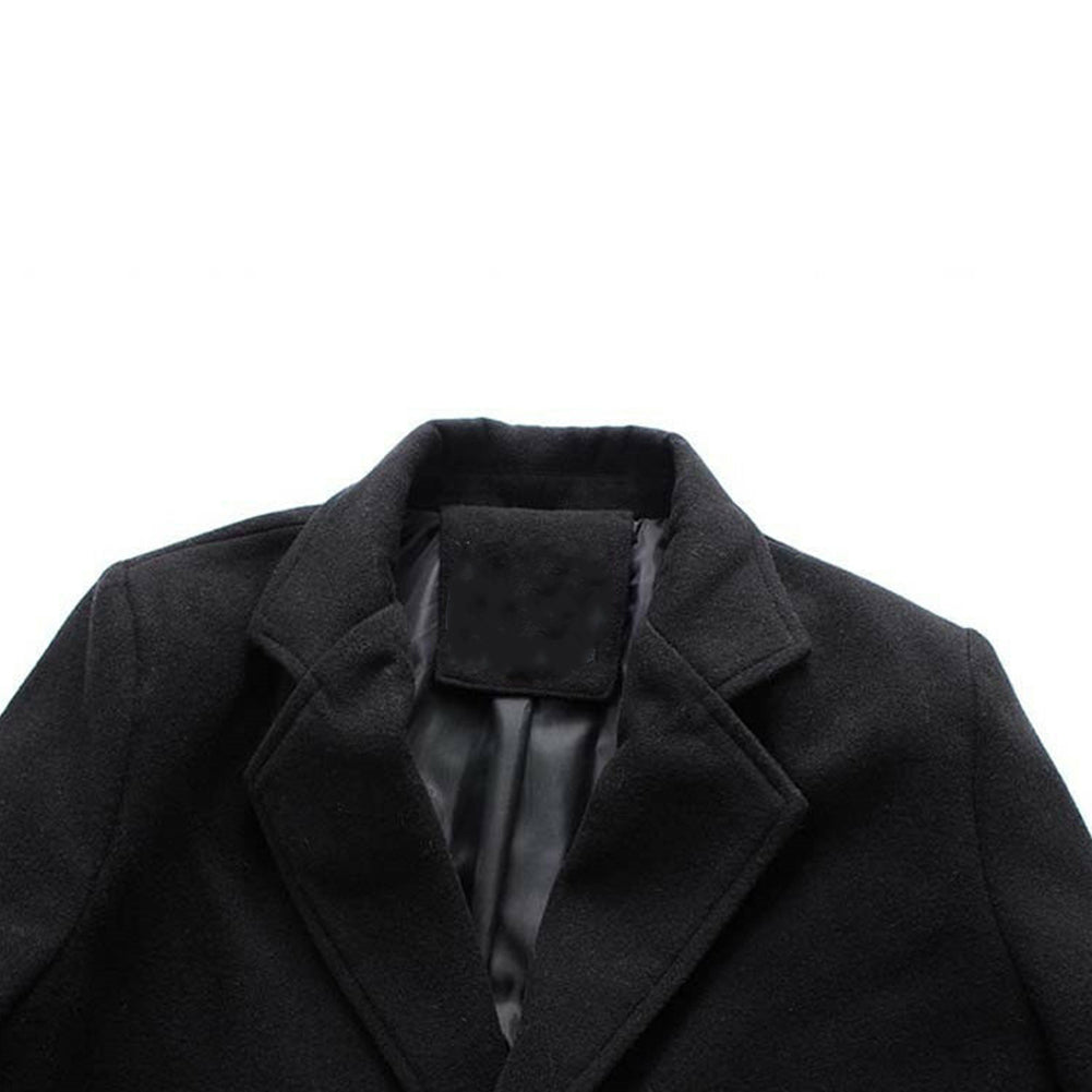 "Elegant dam lång kappa med tidlös design, polyesterblandning, perfekt för kyliga dagar, finns i beige, grå, svart."