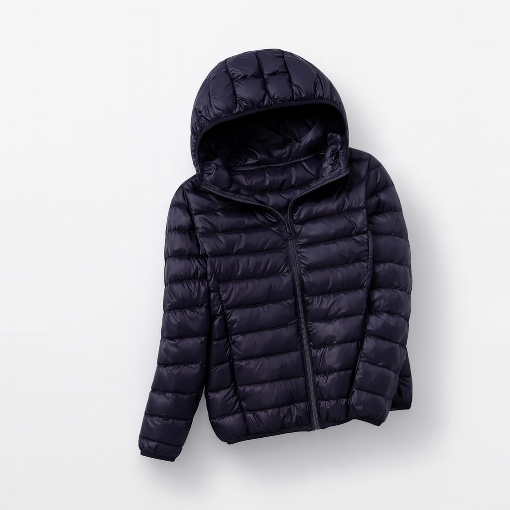 "Elegant dam vinterjacka med huva, modern design i trendiga färger, varm och bekväm för kalla dagar."