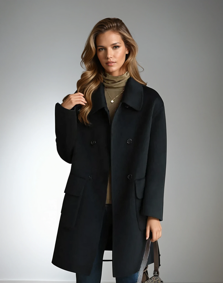 "Elegant damkappa i grå färg för vinter, varm design, sofistikerad look för kallt väder och stilfulla tillfällen."
