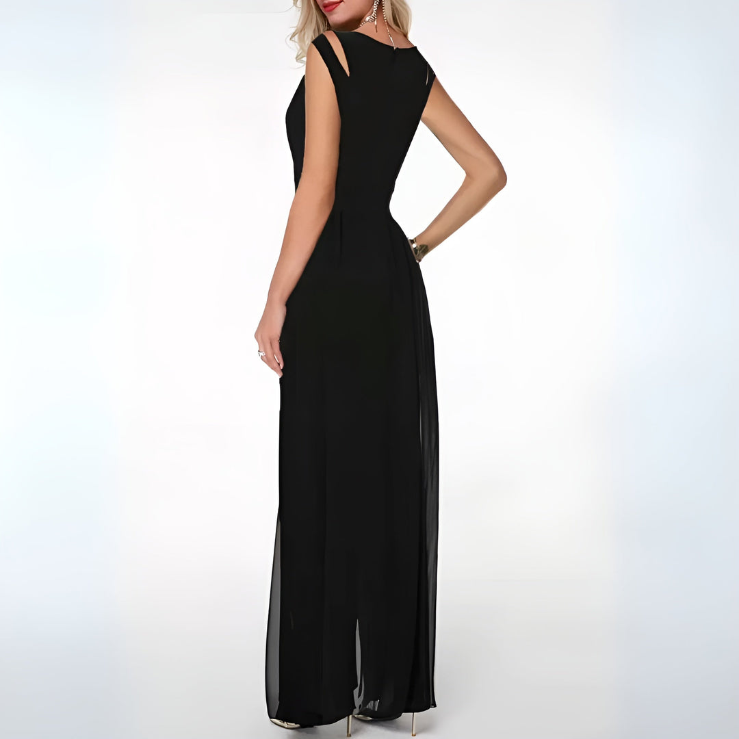 "Elegant damklänning med midjebälte i tidlös stil, skapar smickrande silhouette, perfekt för vardag och fest."
