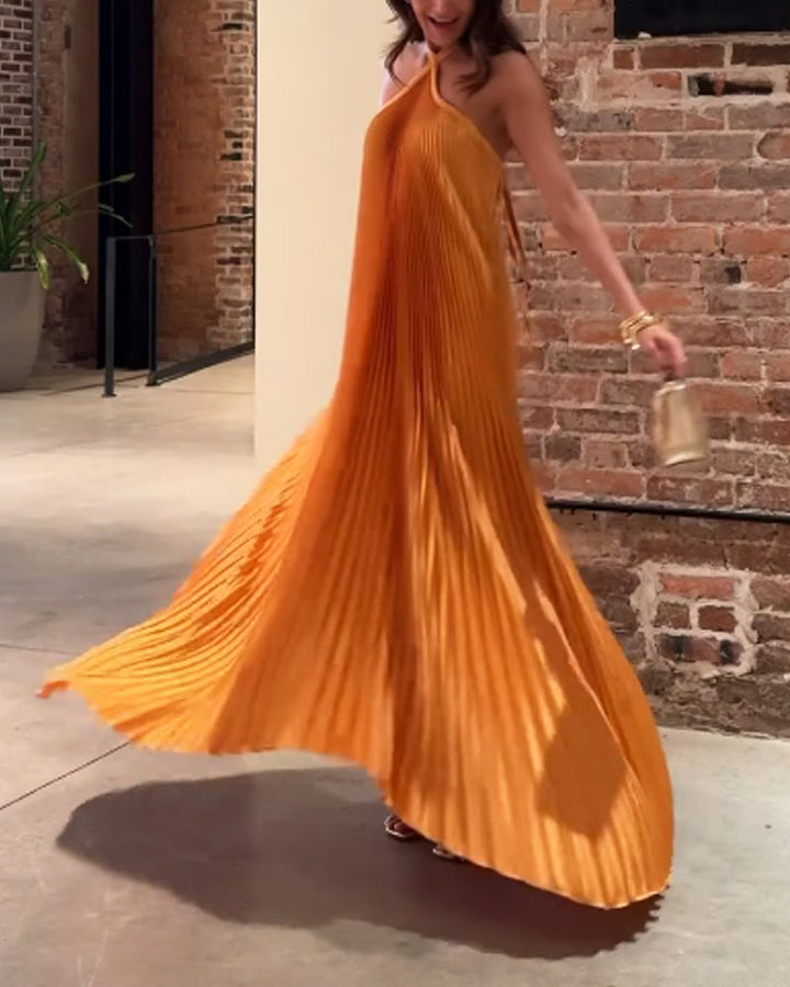 "Elegant dammaxiklänning i polyester och elastan, sleek silhuett, smickrande för alla figurer och sofistikerad stil."