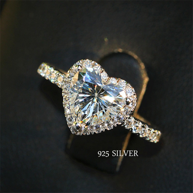 "Elegant damring med hjärta och cubic zirconia, lysande sten, sterling silver, perfekt accessoar för kvinnor, lyxig stil."