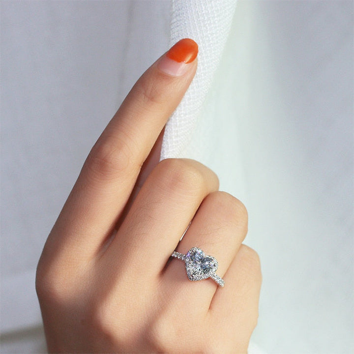 "Elegant damring med hjärta och cubic zirconia, lysande sten, sterling silver, perfekt accessoar för kvinnor, lyxig stil."