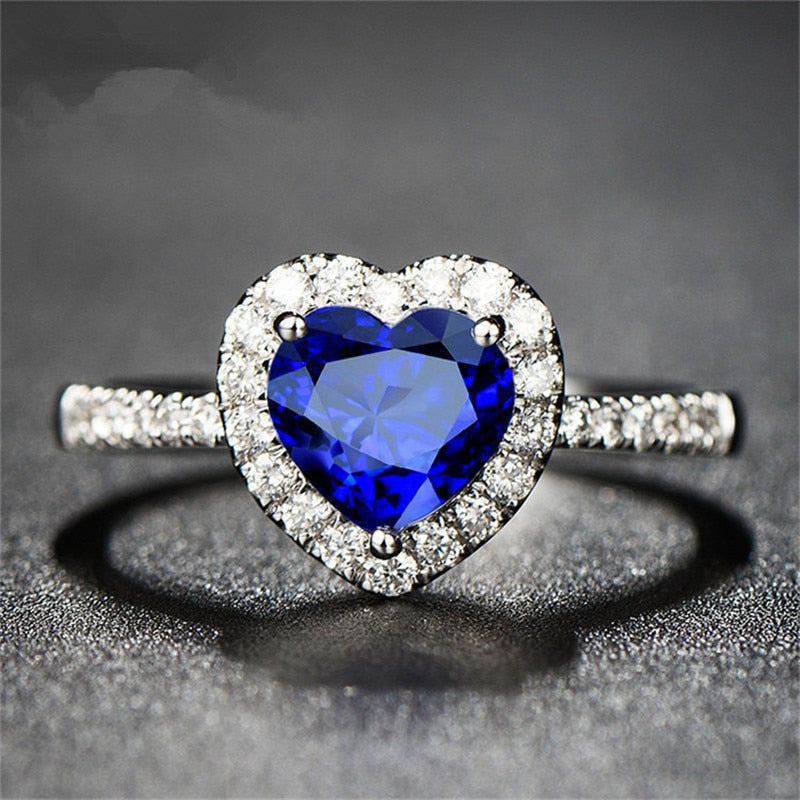 "Elegant damring med hjärta och cubic zirconia, lysande sten, sterling silver, perfekt accessoar för kvinnor, lyxig stil."