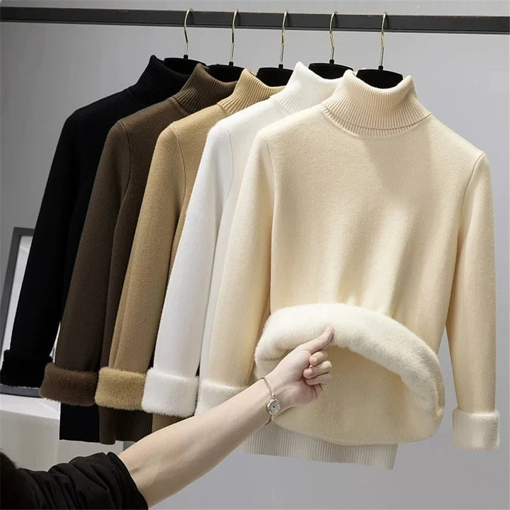 "Elegant damtröja slim fit, sköldpaddshals, sammetsfoder, stickat tyg, beige, perfekt för höst och vinter"