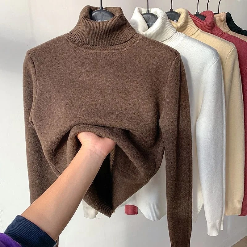 "Elegant damtröja slim fit, sköldpaddshals, sammetsfoder, stickat tyg, beige, perfekt för höst och vinter"