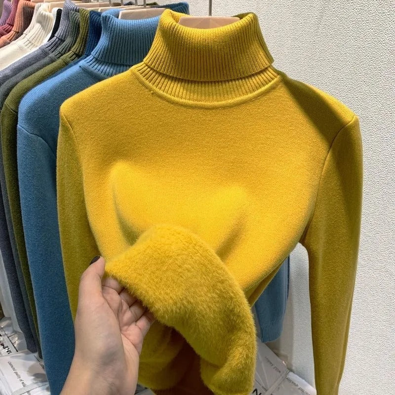 "Elegant damtröja slim fit, sköldpaddshals, sammetsfoder, stickat tyg, beige, perfekt för höst och vinter"