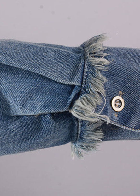 "Elegant denimklänning för damer med O-hals, långa ärmar, knappar och fickor, perfekt för vardag och speciella tillfällen."