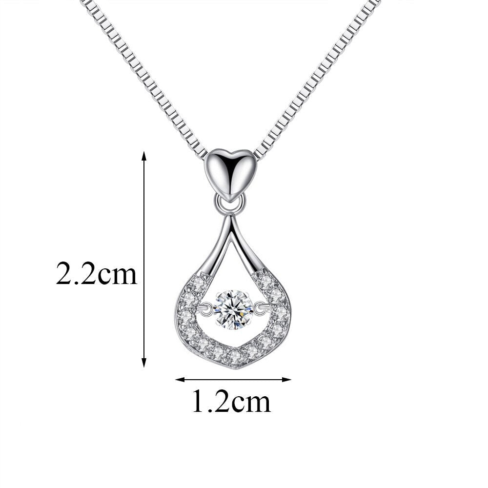 "Elegant halsband i vattendroppe kristall med 925 silver, gnistrande stil för kvinnors vardags- eller festliga klädsel."