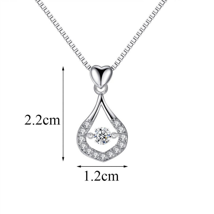 "Elegant halsband i vattendroppe kristall med 925 silver, gnistrande stil för kvinnors vardags- eller festliga klädsel."