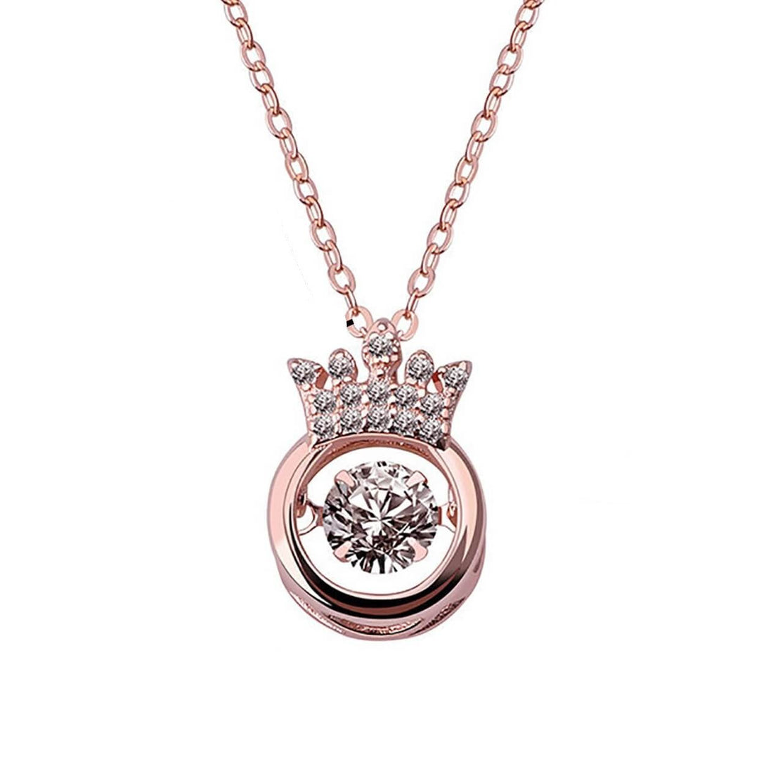 Elegant halsband med kronhänge i silver och guld, cubic zirconia och justerbar kedja. Perfekt accessoar för kvinnor.