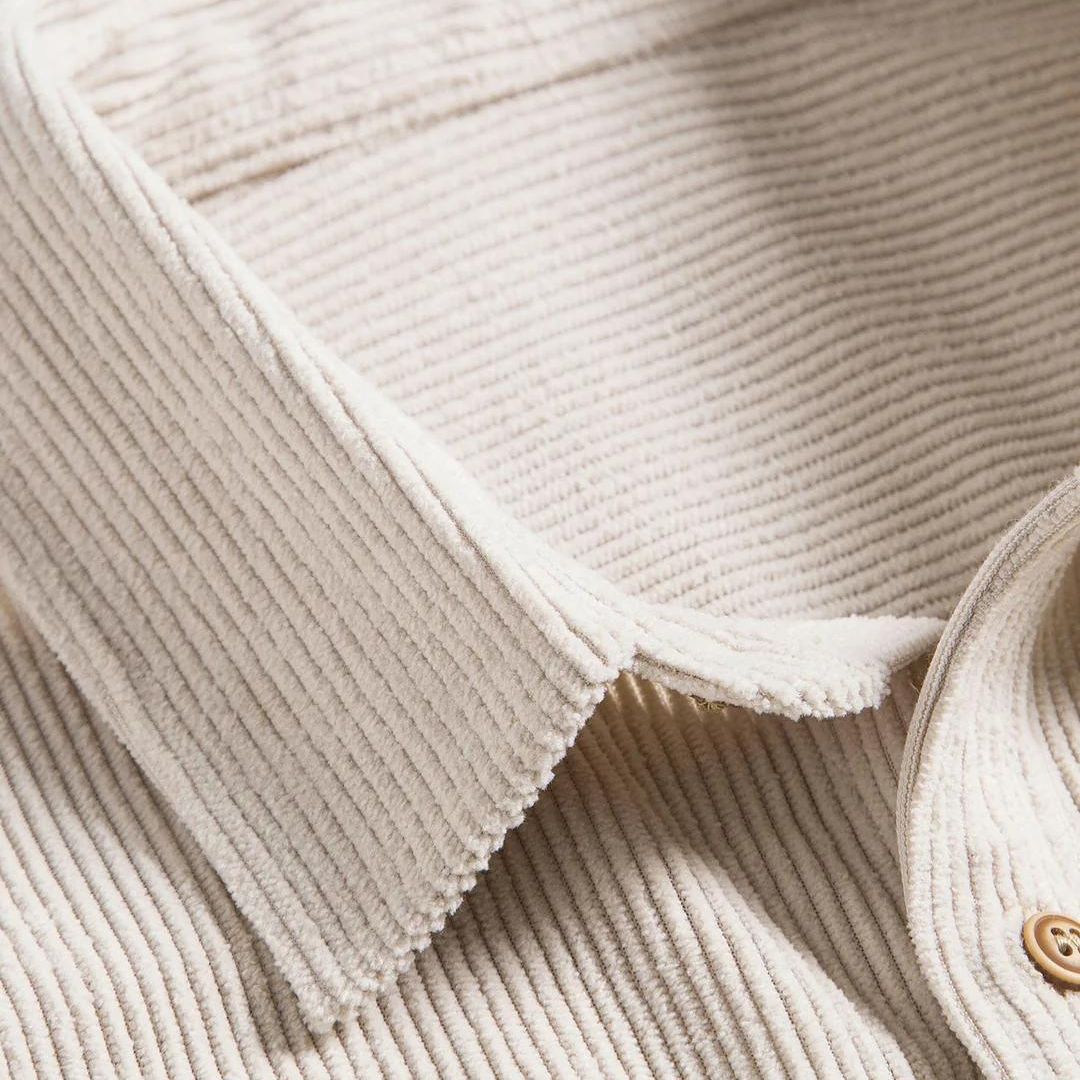 "Elegant herr corduroy skjorta, andningsbar design, klassisk knappdetalj, mjukt tyg, perfekt för alla tillfällen."