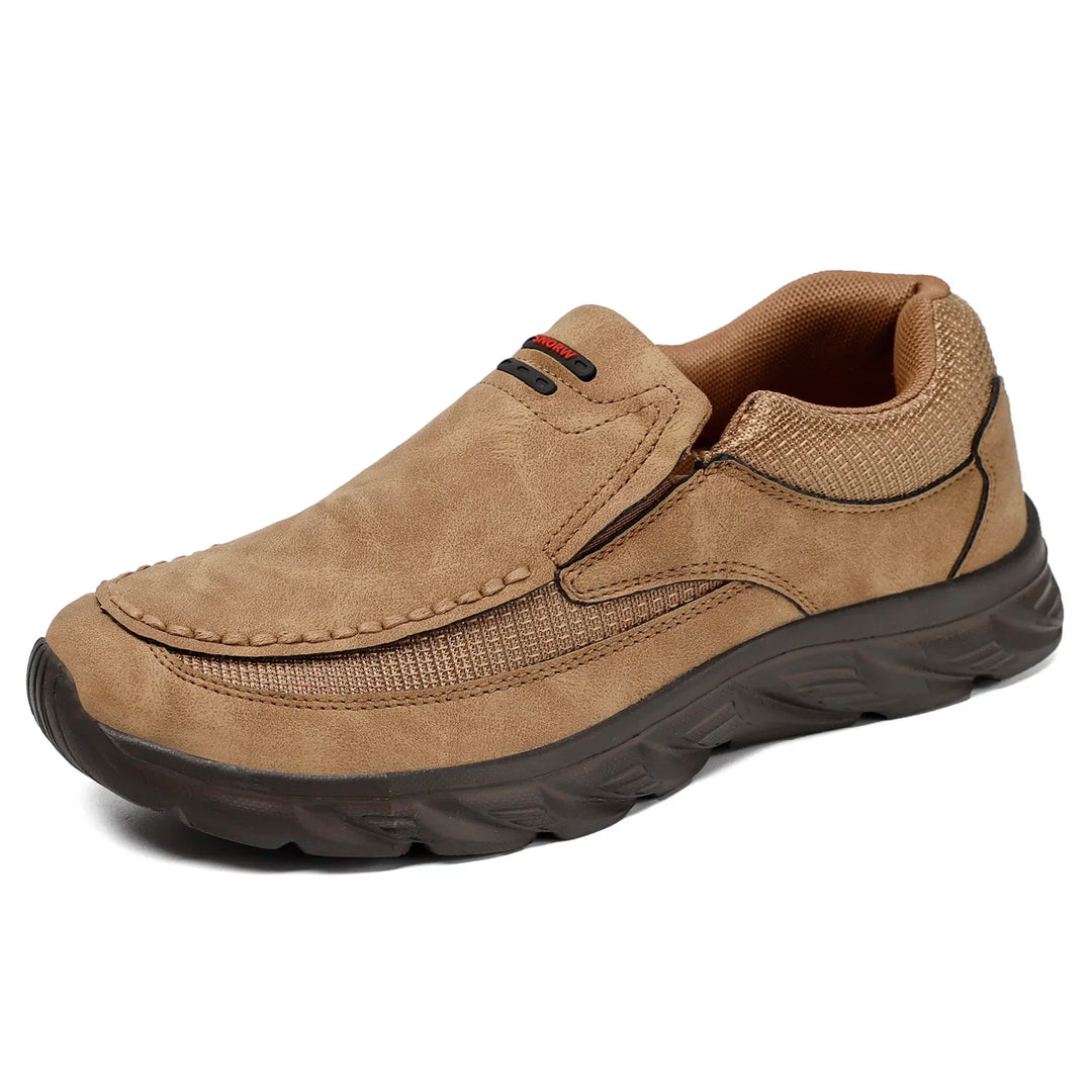 "Elegant herr loafers i PU-läder med retrodesign i brun ton, perfekt för både vardag och formella tillfällen."