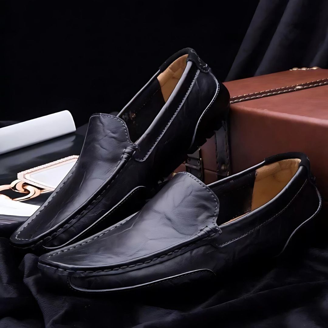 "Elegant herr loafers i PU-läder, stilrena och komfortabla, perfekt för vardag och formella tillfällen."