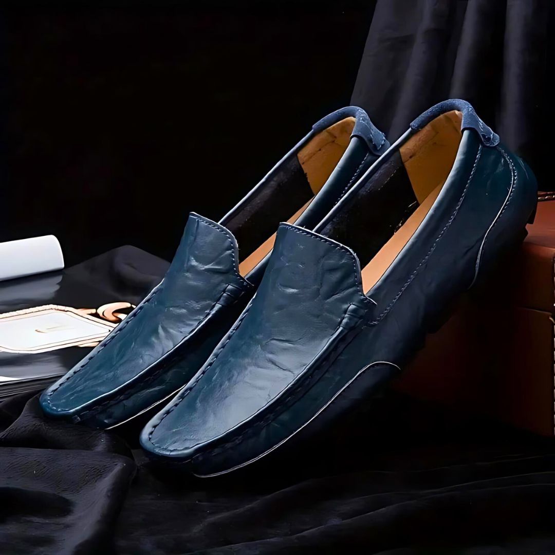 "Elegant herr loafers i PU-läder, stilrena och komfortabla, perfekt för vardag och formella tillfällen."