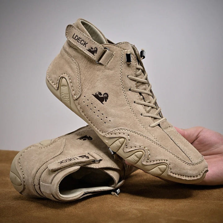 "Elegant herr ortopediska läderskor i beige, ger stil och komfort med ortopedisk sula och tidlös design för alla tillfällen."