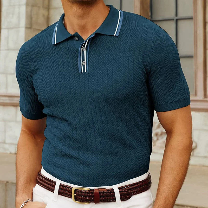 "Elegant herr silke poloshirt slim fit i ljus färg, mjukt och andningsbart tyg för stilren komfort och lyxighet."