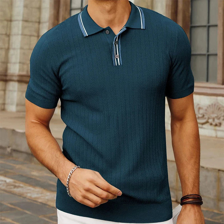 "Elegant herr silke poloshirt slim fit i ljus färg, mjukt och andningsbart tyg för stilren komfort och lyxighet."