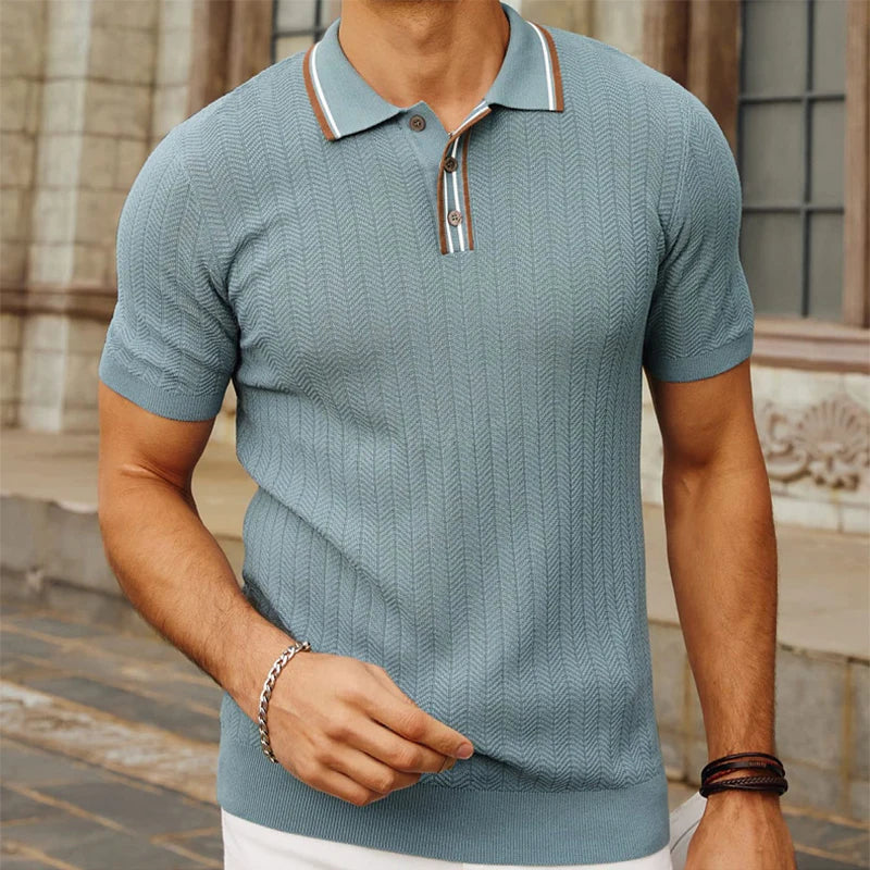 "Elegant herr silke poloshirt slim fit i ljus färg, mjukt och andningsbart tyg för stilren komfort och lyxighet."