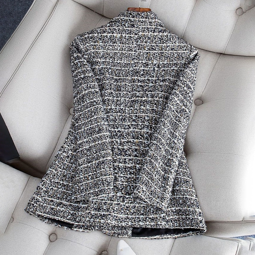 "Elegant kvinnor tweed höstkavaj, skräddarsydd passform, modern twist, enkelknäppt stil, helfodrad komfort."