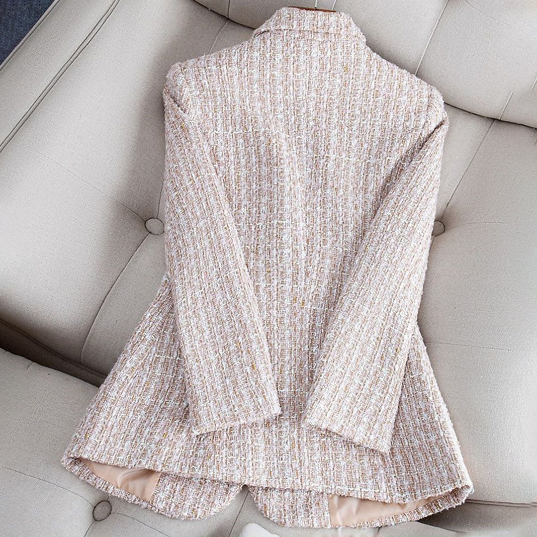 "Elegant kvinnor tweed höstkavaj, skräddarsydd passform, modern twist, enkelknäppt stil, helfodrad komfort."