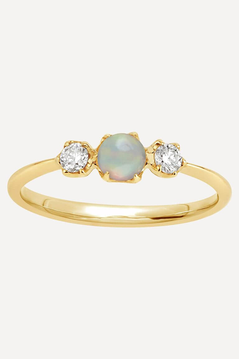 "Elegant kvinnors månsten pärla ring i 925 silver, glittrar med geometriskt mönster och tidlös design, stilfull accessoar."