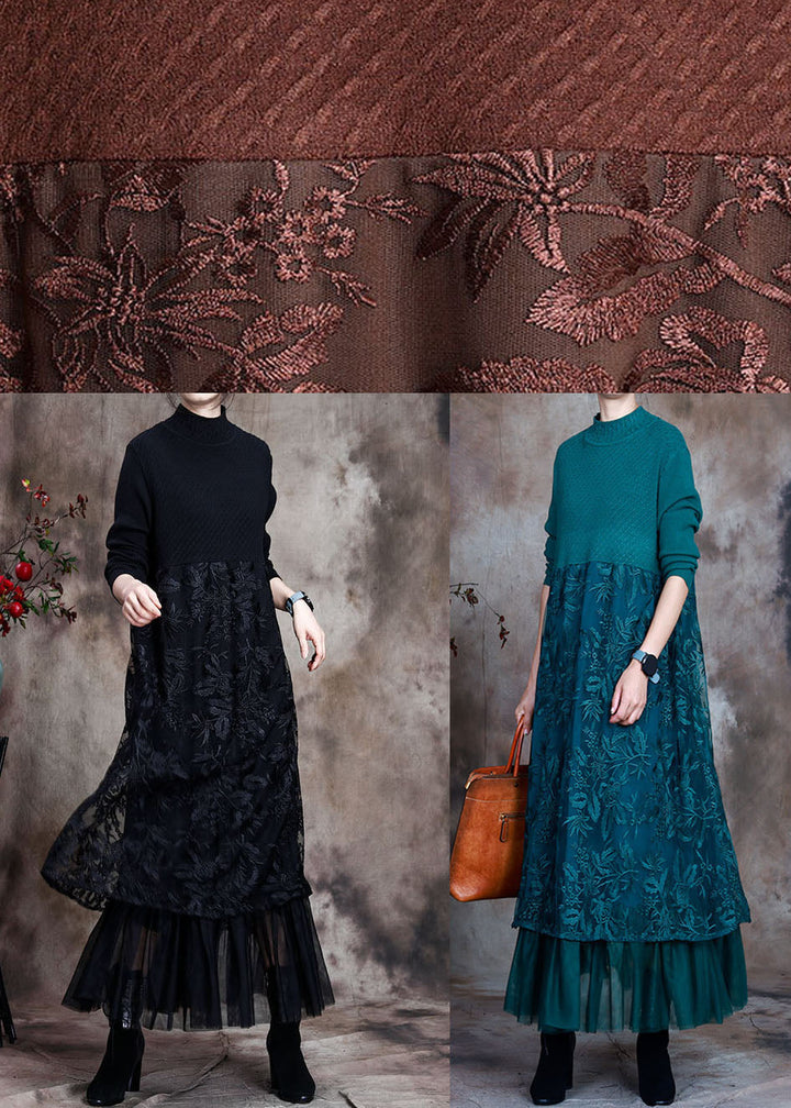 "Elegant lång klänning för kvinnor med broderad o-neck och tidlös design, perfekt för både vardag och speciella tillfällen."
