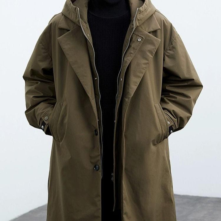 "Elegant mäns vattenavvisande trenchcoat med huva, stilren design perfekt för höst och vinter, slimmad siluett"